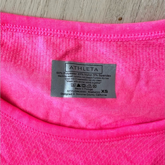 Athleta FASTEST TRACK TEE sz xs - Picture 2 of 3